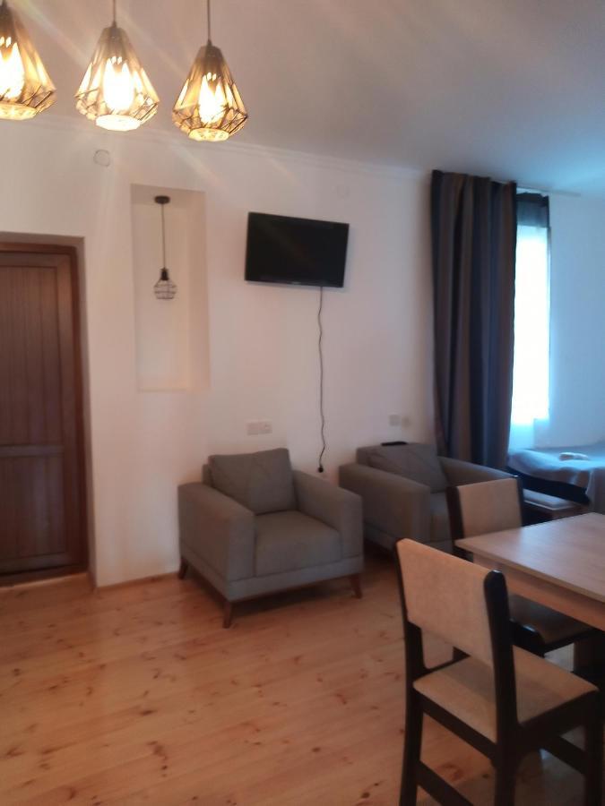 מסטיה Guesthouse Data מראה חיצוני תמונה