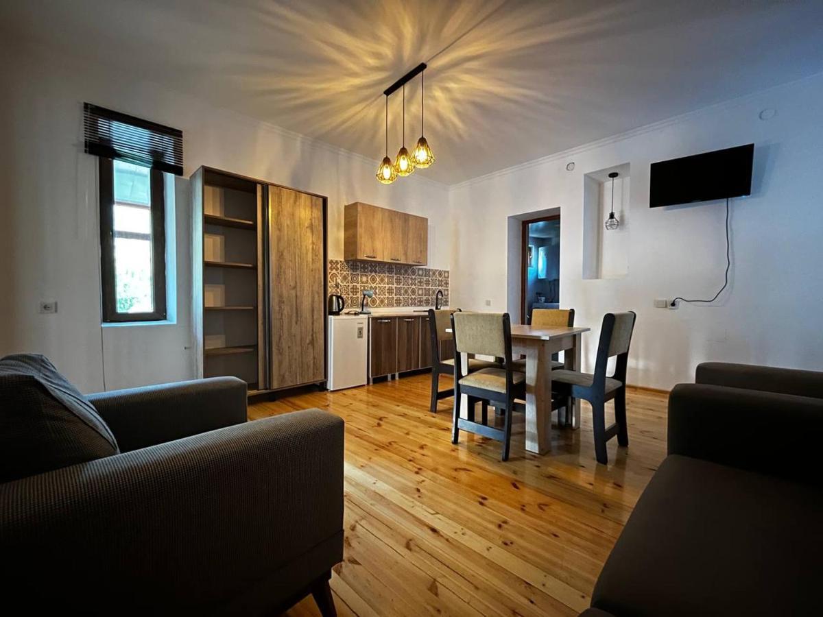 מסטיה Guesthouse Data מראה חיצוני תמונה